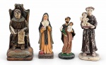 ARTE SACRA, quatro (4) imagens de modelos, tamanhos e decorações distintas, sendo; A) 1 Frei Galvão em estuque, medindo 10cm de altura, B) 1 Santo Antônio em resina com falhas na pintura, medindo 10cm, B) 1 Santa Edwiges em resina policromada, medindo 8,5cm de altura e C) 1 Santo Antônio em resina policromada, com leves falhas na pintura, medindo 8cm. Vendidos no estado da foto.