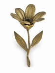 BRONZE, um (1) castiçal/cinzeiro com 6 pétalas removíveis confeccionado em bronze, base com haste estilizada ladeada por folhagens, medindo 13x21x13,5cm.