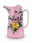 PORCELANA FRANCESA, um (1) bule com duas camâras da marca Seltz APPAREIL LHOTE, do final do século XIX, em porcelana esmaltada na cor rosa, com decoração floral policromada à mão, alça branca, bico vertedor e duas aberturas superiores para enchimento. Base com inscrições em relevo Appareil Lhote pour Eau de Seltz  Breveté S.G.D.G.  France  Angleterre  Belgique  Italie  Fabriqué à Paris. Apresenta trinca no corpo e ausência das tampas/rolhas superiores, medindo 20,5cm de altura.
