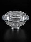 VIDROS,  (1) Recipiente de servir com tampa reversível para travessa , em vidro translúcido , moldado por frutos e folhagens , apoiado sobre pé circular , medida : 17 x 34 cm