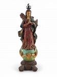 ARTE SACRA - Imagem de Nossa Senhora da Conceição confeccionada em madeira, policromada, com detalhes dourados, coroa em metal escurecido  e base com três querubins em relevo . Medida : 54 CM , pequenas falhas na pátina .