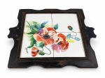 DIVERSOS, uma (1) bandeja quadangular confeccionada em madeira escura com recortes na borda e na alça, fundo em azulejos com pintura floral em policromia assinado MARYZA, apresentando bicados, sinais de uso, medindo 43x36,5cm.