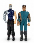 BRINQUEDOS, duas (2) figuras de ação MATTEL, da franquia MAX STEEL, confeccionadas em plástico rígido, com partes articuladas e vestimentas em tecido, sendo: A) vilão cibernético Psycho, com máscara/rosto robótico, braço mecânico e traje preto; B) personagem Max Steel, com macacão em tons de azul-petróleo e marrom, detalhes em tela e braço com parte translúcida. Apresentam sinais de uso e possíveis faltas de acessórios, medindo 30cm de altura.
