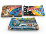 BRINQUEDOS, três (3) jogos de tabuleiro, sendo: A) Buck Rogers  Guerra Espacial: A Batalha do Século 25, da Glasslite; B) Armadilha, da Estrela; e C) Jogo Boa Viagem, de temática educativa/geográfica. Acompanham respectivas caixas, apresentando sinais de uso, rasgos, amassados e desgastes de armazenamento. Conteúdo interno não conferido, podendo apresentar falta de peças, fichas, cartas, dados ou demais componentes.