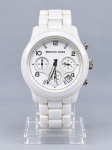 RELÓGIO, um (1) relógio da marca MICHAEL KORS, modelo MK-5761, com caixa e pulseira em cerâmica branca, mostrador branco com marcadores e ponteiros em contraste, função cronógrafo, três submostradores e calendário entre 4 e 5 horas. Fundo em aço. Não testado e sem garantia de funcionamento, caixa medindo 4cm de diâmetro.