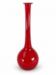 MURANO, uma (1) garrafa BOLA confeccionada em vidro de Murano na tonalidade azul, corpo bojudo, gargalo longo e cilíndrico com ausência da tampa, medindo 39,5cm de altura.