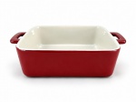 Maxwell & Williams, linha Chef du Monde, uma (1) travessa quadrada funda e refratária, confeccionada em porcelana na tonalidade vermelha com alças laterais em vazados, medindo 8,5x31x24,5cm.
