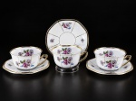 PORCELANA MAUÁ, conjunto composto por seis (6) peças, sendo três (3) xícaras para chá acompanhadas de três (3) pires, em porcelana branca vitrificada, com decoração floral policromada em tons de rosa, lilás, azul e verde e vasta douração , medida : 5 x 10 cm