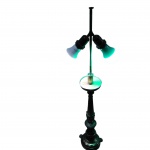 Abajur em Metal Patinado com  2 Pontos de Luz  em metal fundido com pátina envelhecida, base tripé ornamentada e haste torneada , sem cúpula . Medida: 80 cm de altura. funcionando, Vendido no estado.