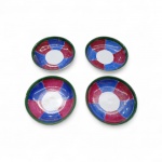 Conjunto de quatro covilhetes em porcelana oriental estilo imari  ornados com detalhes florais e fitomórficos nas cores azul / vermelho com detalhes a ouro. Centro em reserva branca e bordo realçado por filete em esmalte verde, transição do séc. XIX para o XX. Medindo  3 X 13 cm OBS: desgaste na douração.