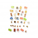 Lote com  35 pins olímpicos originais, incluindo edições das Olimpíadas de Inverno, Youth Olympic Games (YOG DNA), comitês nacionais e pins institucionais como World Olympians e The Olympic Club. Peças em metal esmaltado com acabamento dourado e colorido, em bom estado de conservação.