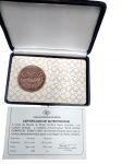MEDALHA DE BRONZE C/ CERTIFICADO  JOGOS OLÍMPICOS SIDNEY 2000  emitida pela Casa da Moeda do Brasil alusiva aos Jogos Olímpicos de Sidney 2000. Acompanha estojo azul original e Certificado de Autenticidade. Peso 55 g, 50mm