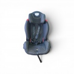 Cadeira para Auto Burigotto Matrix Evolution Matrix  (atende crianças de 0 a 25 kg) alta resistência, equipada com barra frontal de segurança, guias para passagem do cinto do veículo e sistema de reclinação. Dispõe de cinto de segurança próprio com protetores acolchoados para os ombros. No estado. Apresenta marcas evidentes de uso e desgaste do tempo. A forração em tecido acolchoado com pequenos rasgos na área do assento (próximo à passagem do regulador do cinto) e leve desgaste na costura superior do encosto de cabeça. Os protetores de couro sintético do cinto de segurança encontram-se descascados. Observação: Item vendido no estado