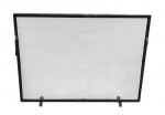 Grade protetora para lareira em armação de metal pintado e tela - 57x70x09 cm - com desgastes na pintura.