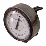 TAYLOR - Antigo altimetro automotivo em metal e vidro - 07x07x09 cm - com desgastes do uso.