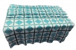 Toalha banquete em crochê com detalhes em algodão - 344x148 cm - com pequenas manchas amareladas.