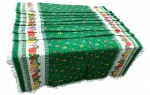 Toalha banquete em algodão com barrado em crochê - 324x135 cm e 06 cm a franja - com leves manchas amareladas do uso nas bordas.