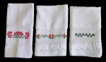 KARSTEN - Lote composto por 3 toalhas para lavabo em algodão - 46x28 cm as menores e 50x30 cm a maior - sem uso.