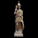 Escultura de Minerva em terracota revestida de metal espessurado à prata. Altura: 25,5 cm.