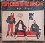Engenheiros Do Hawaii –O Papa É Pop. Selo : RCA – 150.0012. Formato : Vinil , LP, Álbum, Estéreo
País : Brasil. Lançado : 1990. Capa boa. Encarte muito bom, Disco muito bom. Usado. Necessita limpeza