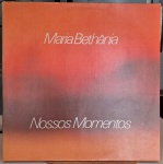 Maria Bethânia –Nossos Momentos. Selo : Philips – 6328 526. Formato :Vinil , LP, Álbum , Capa Gatefold
País : Brasil. Lançado : 1982. Capa excelente. Encarte excelente.  Disco excelente. Usado. Necessita limpeza.