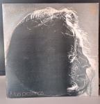 Maria Bethânia Viana Telles Veloso – A Tua Presença. Selo : Philips – 6349.001. Formato : Vinil , LP, Álbum, Reedição, Estéreo. País : Brasil. Lançado : 1978.  Capa excelente. Disco excelente. Usado. Necessita limpeza.