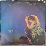 Simply Red – Stars. Selo : EastWest – 670.9391, EastWest – 01379. Formato : Vinil , LP, Álbum. País :
Brasil. Lançado : 1991. Capa muito boa.  Encarte excelente. Disco quase perfeito. Usado. Necessita limpeza.