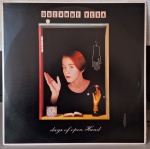 Suzanne Vega – Days Of Open Hand. Selo : A&M Records – 395 293-1. Formato : Vinil , LP, Álbum
País : Brasil. Lançado : 1990. Capa excelente. Encarte excelente.  Disco excelente. Usado. Necessita limpeza.