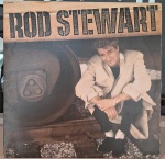 Rod Stewart  Rod Stewart. Selo : Warner Bros. Records  26.170 , Warner Bros. Records  604.7223. Formato : Vinil , LP, Álbum, Estéreo. País : Brasil. Lançado : 1986. Capa e encarte excelentes. Disco excelente. Usado. Necessita limpeza.