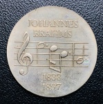 Moeda Alemanha - 5 Mark 1972 - Km-36 - Cobre-níquel - 9,7 g - 29 mm - Comemorativa 75º aniversário da morte de Johannes Brahms.