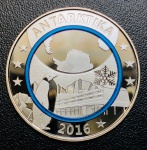 Rara Medalha Alemanha 2016 Prata (333/1000) - 14,66gr - 36mm - Anel De Polimero Azul - Edição Comemorativa Especial - Planeta Terra - Estação De Pesquisa Neumayer - Antartica  ( Com Certificado ).