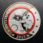 Rara Medalha Alemanha 2017 Prata (333/1000) - 14,66gr - 36mm - Anel De Polimero Vermelho - Edição Comemorativa Especial - Planeta Terra - Origem Da Terra ( Com Certificado ).