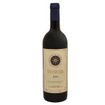 Vinho Tinto italiano Sassicaia, safra de 1995 da vinícola Tenuta San Guido. Produzido na região de Bolgheri, na Toscana, Itália. Elaborado com uvas Cabernet Sauvignon e Cabernet Franc é um vinho renomado, considerado um "supertoscano", com alto potencial de guarda.
