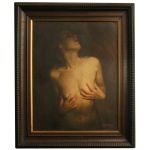 TONY KOEGL (Tirol, Áustria, 1898 - 1978)  Torso Feminino contra um fundo escuro e dramático. Óleo s/ tela. Ass. e datado 1943, cid. 70 x 56 cm (MI). 92 x 77 cm (ME). Emoldurada em madeira escura com entalhes clássicos. Pintor austríaco formado pela Academia de Artes de Innsbruck. Nasceu em Hall, no Tirol, em 1898, e interrompeu os estudos com a eclosão da Primeira Guerra Mundial, período em que viajou por países como Alemanha, Rússia e Itália. Chegou ao Brasil em 1923, estabelecendo-se inicialmente na cidade de São Paulo, onde trabalhou como retratista. Espólio de Josephina Penteado da Fonseca, SP.