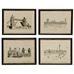 Conjunto de quatro gravuras em preto e branco emolduradas retratando pontos turísticos históricos de Londres, Inglaterra. A) Tower Bridge (Ponte da Torre) com suas básculas levantadas para a passagem de uma embarcação. B) Palácio de Westminster (Casas do Parlamento), exibindo a silhueta clássica do Big Ben à direita. C) Torre de Londres, complexo fortificado medieval às margens do Rio Tâmisa.D) Trafalgar Square, destacando a Coluna de Nelson no centro da praça. 20 x 30 cm (MI). 32 x 42 cm (ME). Espólio de Josephina Penteado da Fonseca, SP.