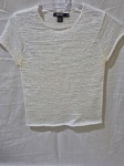Blusa branca padrão tricot. TAM: M Peças podem apresentar marcas de uso ou guardado.