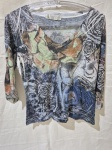 Blusa estampada Elle Et Lui.TAM: M Peças podem apresentar marcas de uso ou guardado.