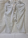 Calça pantalona listrada da Casual Street. TAM: P Peças podem apresentar marcas de uso ou guardado.