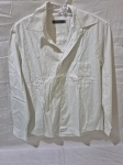 Blusa social masculina branca. TAM: M. Peças podem apresentar marcas de uso ou guardado.