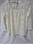 Camisa de manga em renda. TAM: P