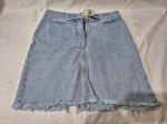 Saia jeans claro. TAM: 38