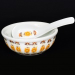 PORCELANA, conjunto com dois (2) itens: 1 tigela tipo bowl e 1 concha, ornamentação floral policromada, marca ICOMAPI  Made in Brasil sobre a marca INTER-AMERICAN (Los Angeles, Califórnia, USA, 1965 a 1978, empresa criada pelo Grupo Schmidt com a finalidade de distribuição da porcelana brasileira no mercado norte americano e canadense), medindo respectivamente 13 cm diâmetro e 15 cm comprimento, ausência de marca na concha, vide foto.