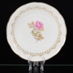 PORCELANA, uma (6) saladeira tipo bowl, ornamentação central com rosas em policromia, barrado em flores e frisos a ouro, marca SCHMIDT (Pomerode, SC; Mauá, SP; Campo Largo, PR, fundada em 1945, ainda em atividade, maior fábrica de porcelana da América Latina), medindo 24 cm diâmetro e 6,5 cm altura, vide foto.