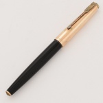 COLECIONISMO, uma (1) caneta tinteiro, marca PARKER, modelo 61, corpo em polímero na tonalidade preta, tampa espessada a ouro, puncionada 1/10  12K  GF (Gold Filled)  made in USA, não testada, vide foto.