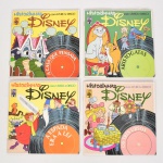 MÚSICA, quatro (4) discos em vinil, alguns coloridos, todos com Historinhas Disney: A Espada Era a Lei; Aristogatas; A Casa Que Pensava; Os Três Ursos, acompanham os livretos, vide foto.