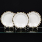PORCELANA FRANCESA, três (3) pratos fundos, borda ornada com barrado em policromia representando borboletas e flores, marca LIMOGES - U. C. (Union Ceramic)  FRANCE, ANDRIEUX & Co., arremates a ouro, medindo 23 cm diâmetro, vide foto.