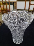 Vaso de cristal com rica lapidação. 22 alt x 15 cm diâm