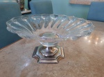 Imponente centro de mesa de cristal com base espessurada. 20 cm alt x 49 cm diâm