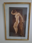 Gravura de original antiga francesa de autoria desconhecida (49 x 35 cm) com dizeres na parte posterior Voyons que je me rappelle... Ou ai-je bien pu laisser ma chemise? (Vamos ver se eu me lembro... Onde será que deixei minha camisa?)