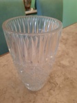 Vaso de cristal lapidado, 23 cm alt x 13 cm boca